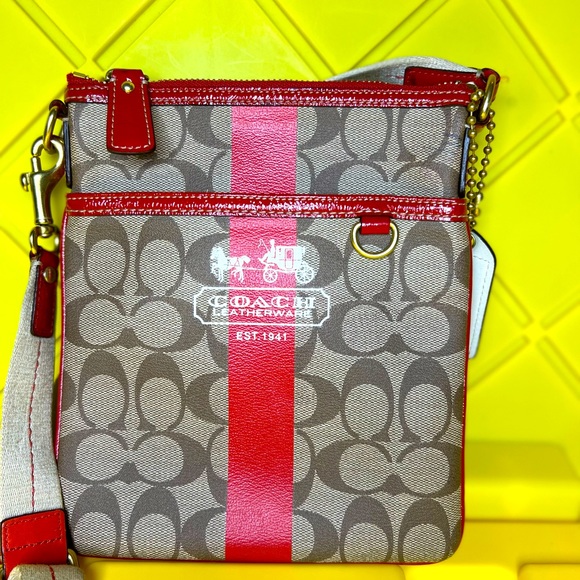 COACH SIGNATURE Crossbody Red w/COA - Picture 2 of 7
